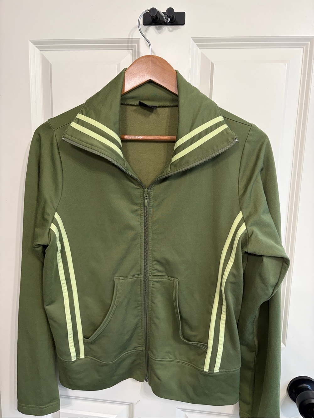Excellent condition Olive Green Women's Zip-Up Track Jacket size M. So cool. - Picture 1 of 7